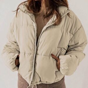 Women's Cream Puffer Jacket NEW small